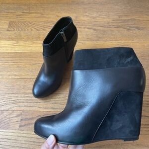 Vince Garren Wedge Ankle Booties Leather Suede Black Size 8.5